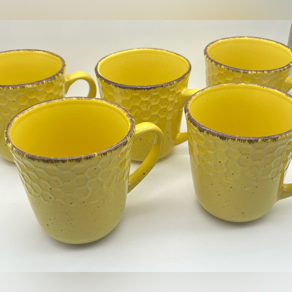 Set of 5 Pfaltzgraff Bumblebee Yellow Mugs Embossed Honeycomb 12oz Coffee Cups